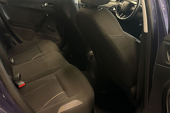 Peugeot 208 8 of 10
