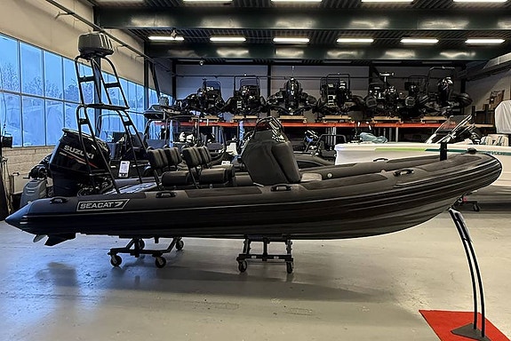 Seacat 650,  Suzuki 175 hk,  mkt bra brukskick  ca 200 tim