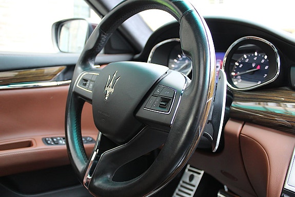 Maserati Quattroporte 21 of 29