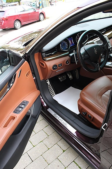 Maserati Quattroporte 25 of 29
