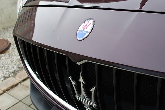 Maserati Quattroporte 2 of 29
