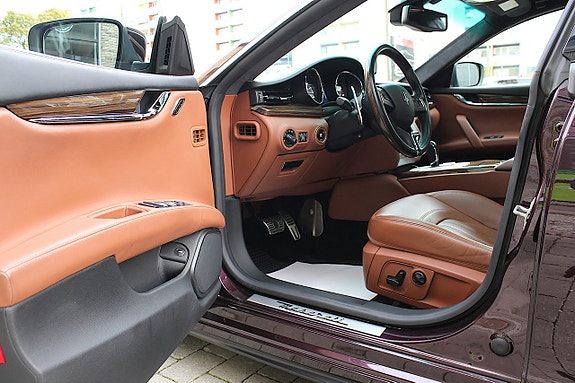 Maserati Quattroporte 15 of 29