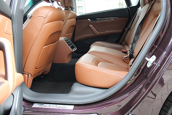 Maserati Quattroporte 14 of 29
