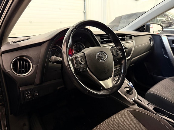 Toyota Auris 16 of 23