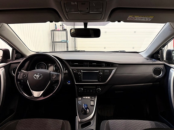 Toyota Auris 14 of 23