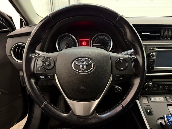 Toyota Auris 18 of 23