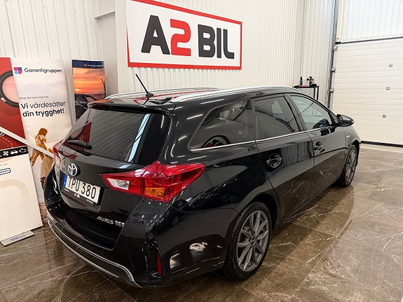 Toyota Auris 5 of 23