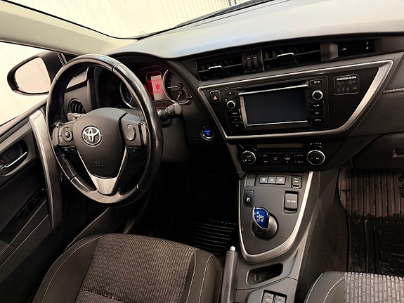 Toyota Auris 11 of 23