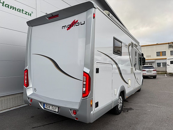 Malibu I440 QB Queensbed & hyttsäng! Stort garage! AC! 6,99m 24 of 24
