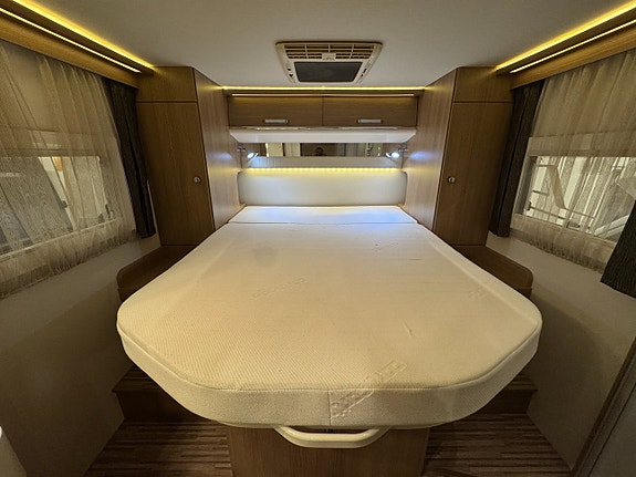 Malibu I440 QB Queensbed & hyttsäng! Stort garage! AC! 6,99m 10 of 24