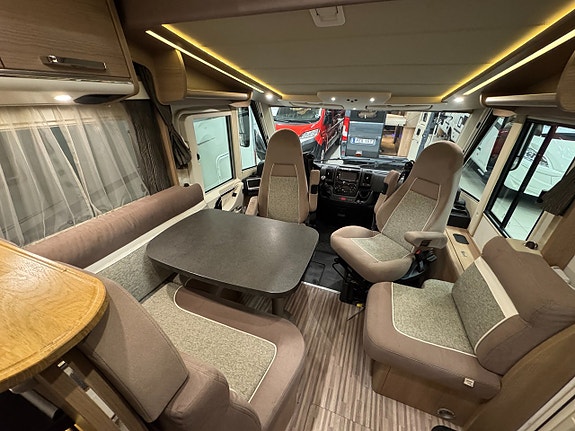 Malibu I440 QB Queensbed & hyttsäng! Stort garage! AC! 6,99m 18 of 24
