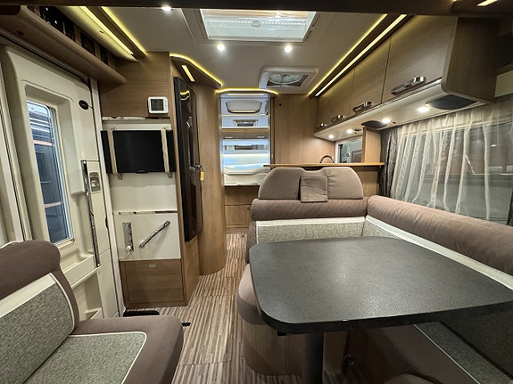 Malibu I440 QB Queensbed & hyttsäng! Stort garage! AC! 6,99m 5 of 24