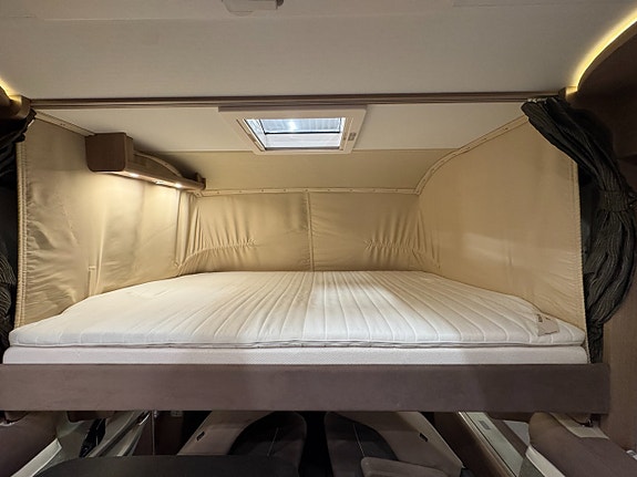 Malibu I440 QB Queensbed & hyttsäng! Stort garage! AC! 6,99m 19 of 24