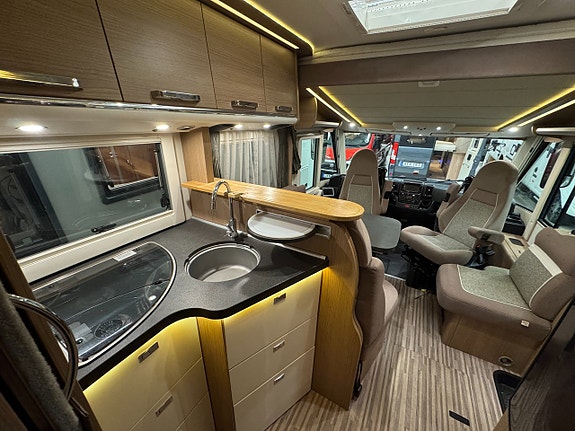 Malibu I440 QB Queensbed & hyttsäng! Stort garage! AC! 6,99m 17 of 24