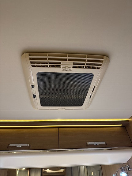 Malibu I440 QB Queensbed & hyttsäng! Stort garage! AC! 6,99m 15 of 24