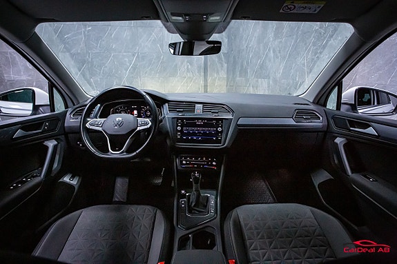 Volkswagen Tiguan 13 of 27