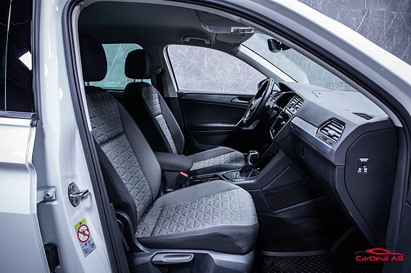 Volkswagen Tiguan 16 of 27
