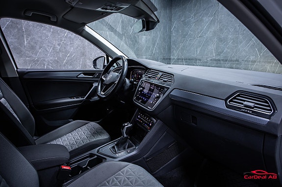 Volkswagen Tiguan 15 of 27