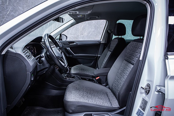 Volkswagen Tiguan 10 of 27