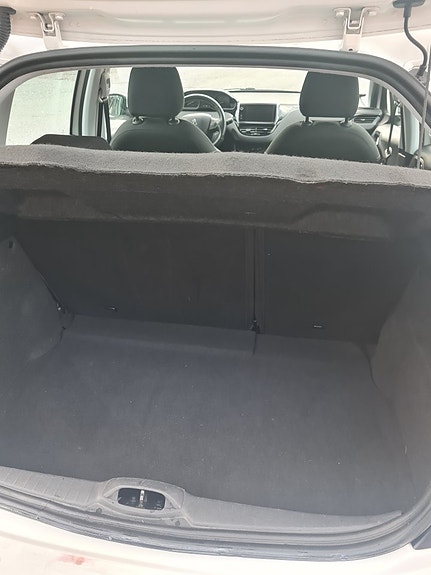 Peugeot 208 12 of 12