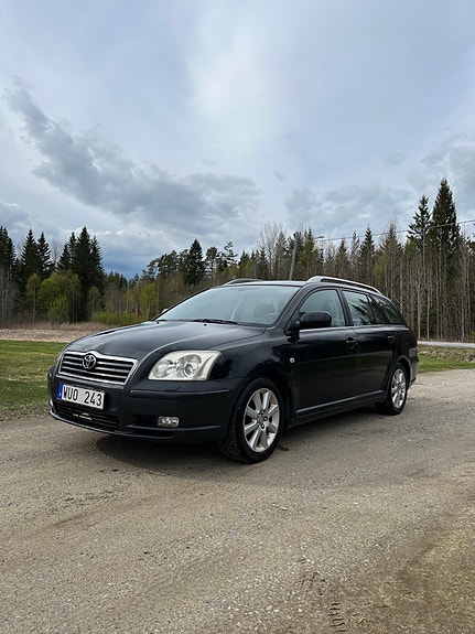 Brugt Toyota Avensis 2.4