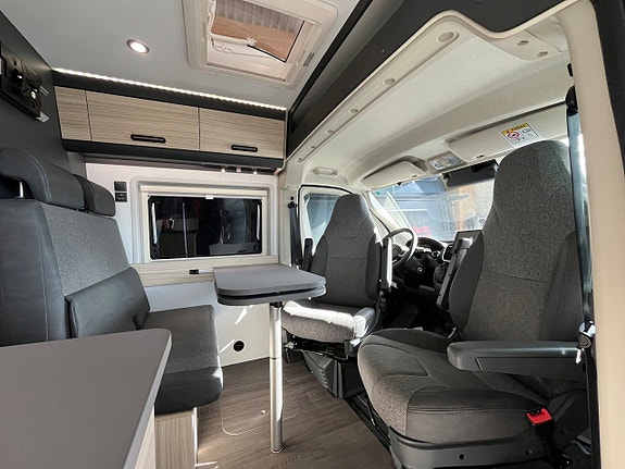 Sun Living V 65 SL / Truma Combi D6E / Långbädd / Automat 5 of 21