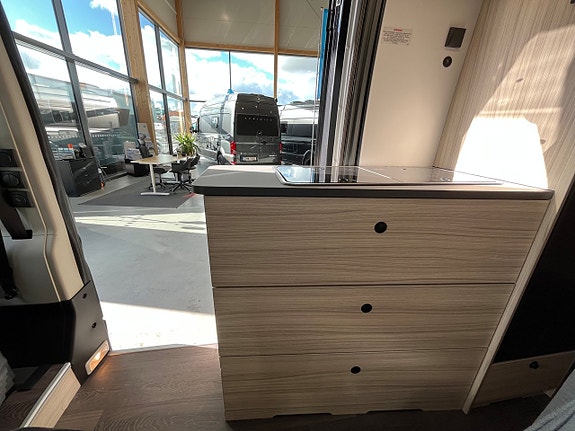 Sun Living V 65 SL / Truma Combi D6E / Långbädd / Automat 18 of 21