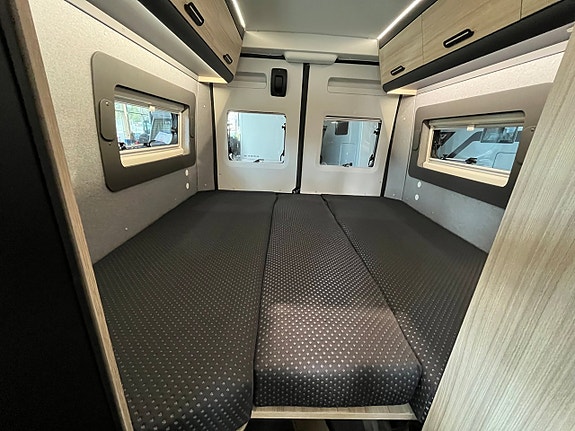 Sun Living V 65 SL / Truma Combi D6E / Långbädd / Automat 9 of 21