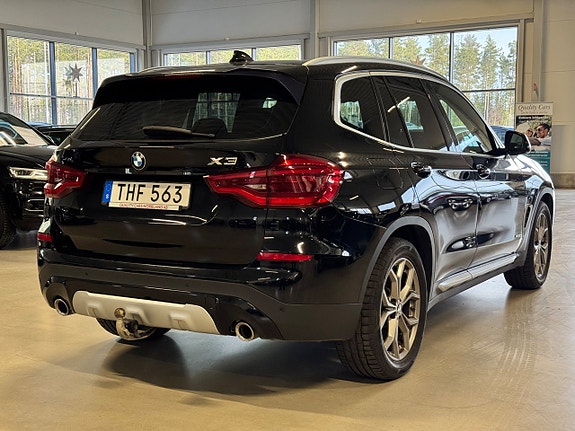 BMW X3 4 of 5