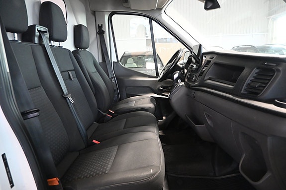 Ford Transit 9 of 18
