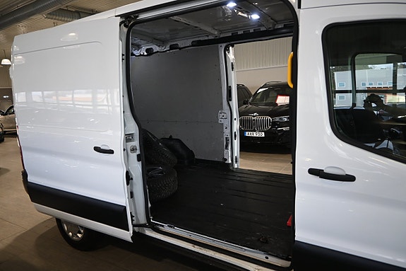 Ford Transit 10 of 18