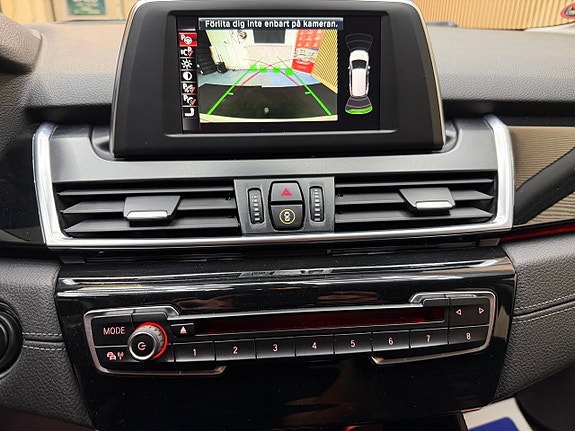 BMW 218 15 of 17