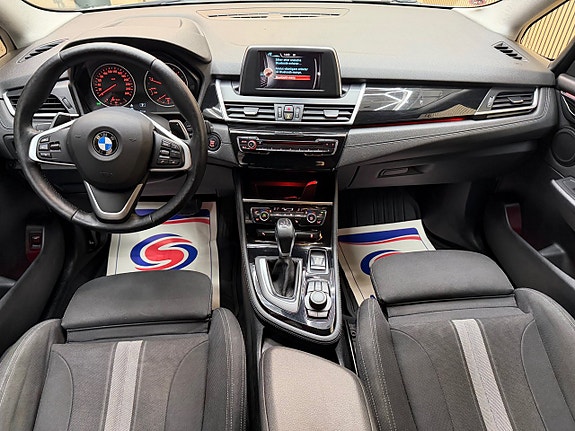 BMW 218 12 of 17