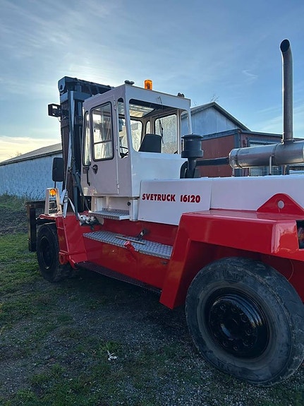 Svetruck 16120 dieseltruck nylackad och nyservad