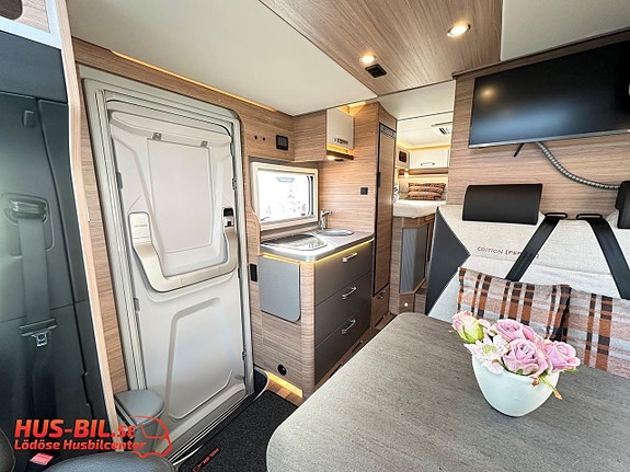 Weinsberg CaraCompact 640 Suite MEG Mercedes / Taksäng 4 of 5