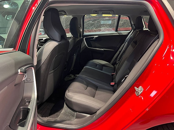 Volvo V60 16 of 24