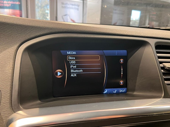 Volvo V60 11 of 24
