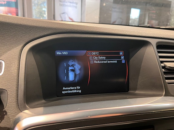 Volvo V60 12 of 24