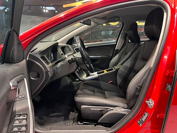 Volvo V60 14 of 24