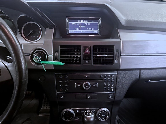 Mercedes-Benz GLK320 10 of 15