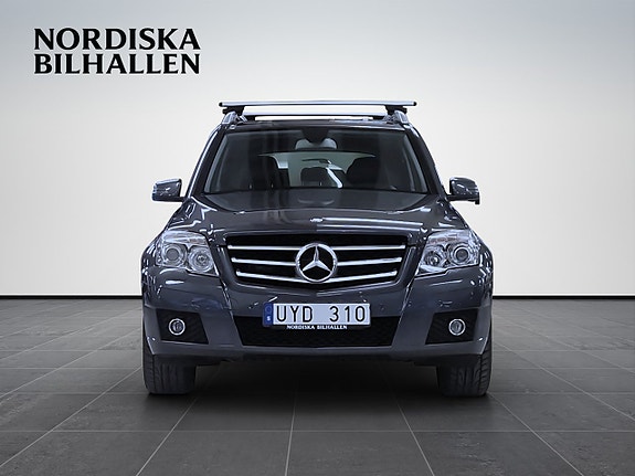 Mercedes-Benz GLK320 2 of 5