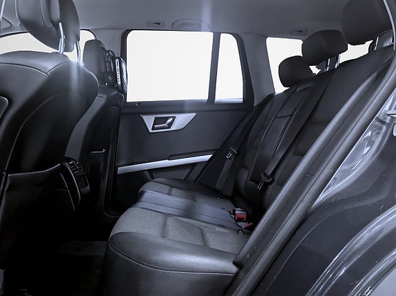 Mercedes-Benz GLK320 12 of 15