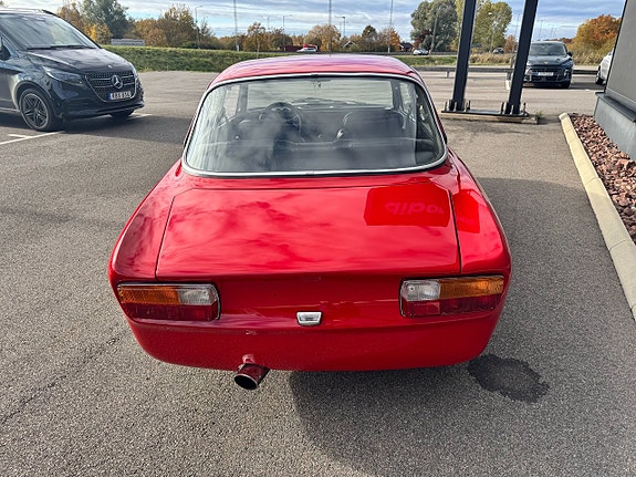 Alfa Romeo 2000 GTV 5 of 17
