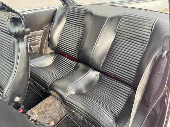 Alfa Romeo 2000 GTV 13 of 17