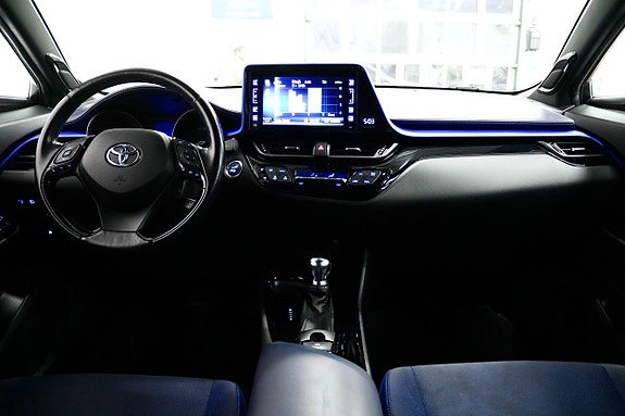 Toyota C-HR 9 of 21