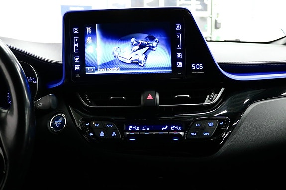 Toyota C-HR 15 of 21