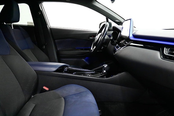 Toyota C-HR 8 of 21