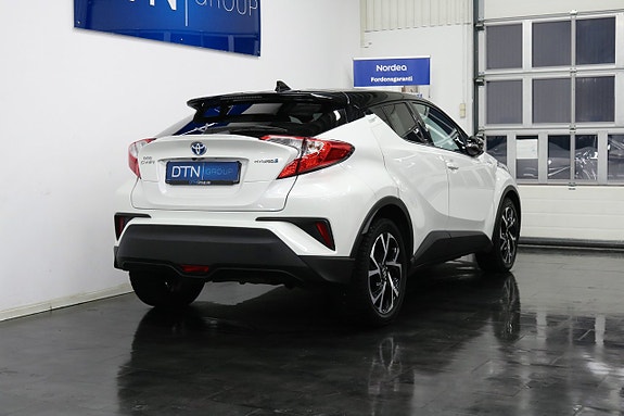 Toyota C-HR 3 of 21