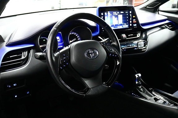 Toyota C-HR 10 of 21