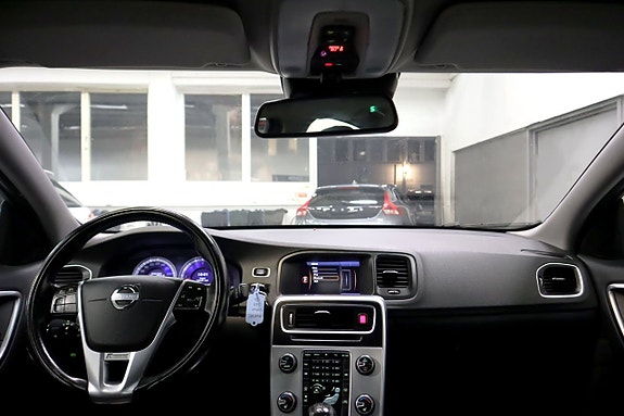 Volvo S60 15 of 19